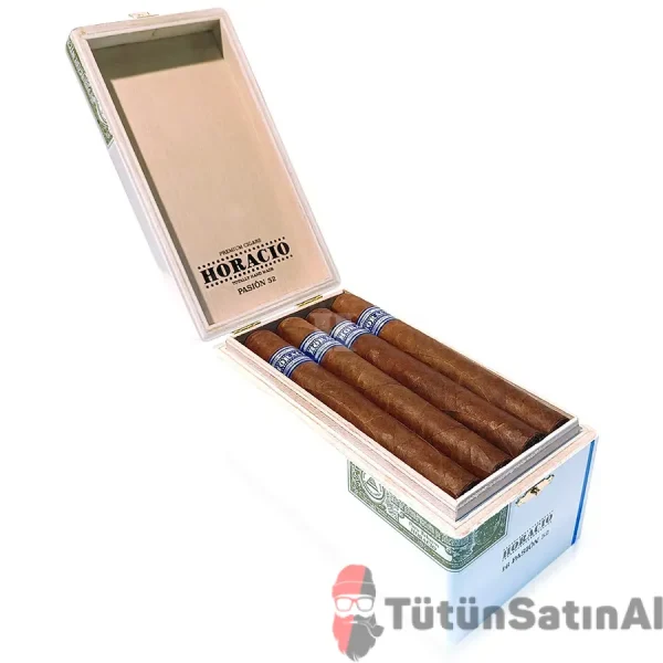 Horacio Pasion 52 box open angle